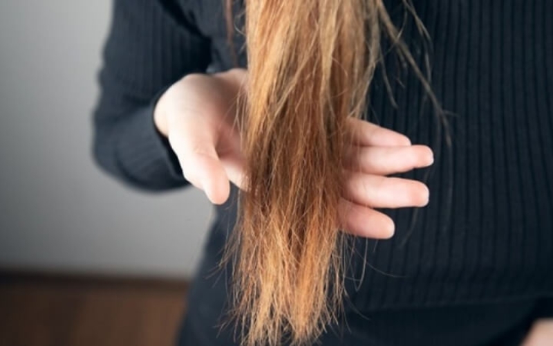 Tóc chẻ ngọn: Tại sao cắt đi rồi vẫn bị lại và cách khắc phục
